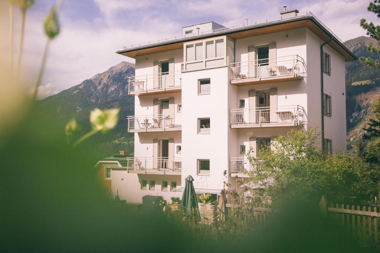 Hotel Nefer, Haus Bad Gastein Zewnętrze zdjęcie